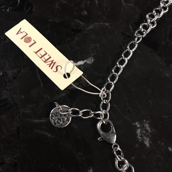 Sweet Lola Necklace - Picture 3 of 3